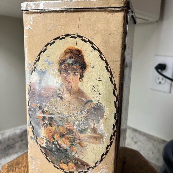 Vintage Tea Tin Lady Tin Floral Tin tea canister - Picture 2 of 6